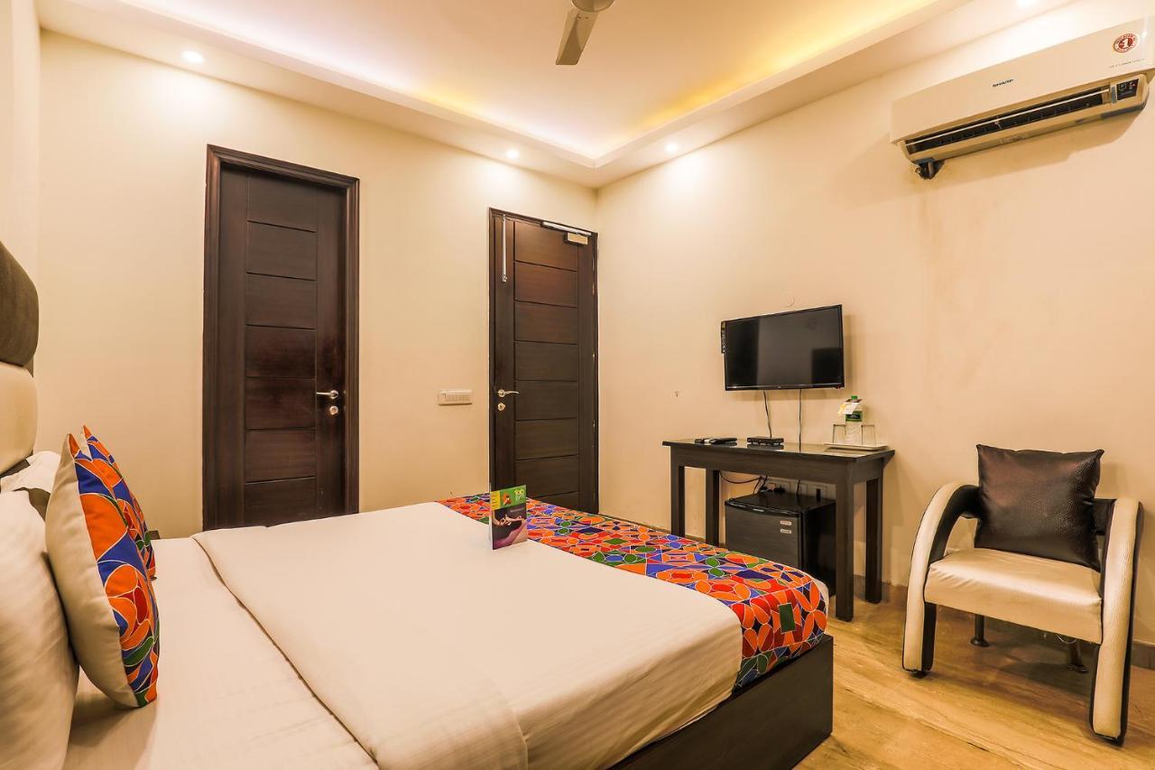 Fabhotel Daffodil Huda City Center Gurgaon Exterior photo